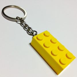 llavero LEGO amarillo