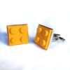 Gemelos originales color mostaza de LEGO®
