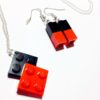 Pendientes largos de LEGO ® rojos y negros